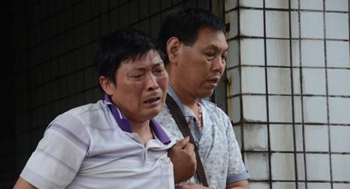 男子尿急跳车身亡 交警:司机拒绝停车没错