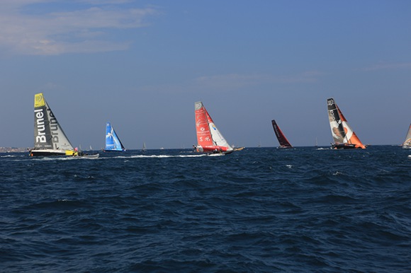 帆起航开启环球旅程 东风队西班牙阿里坎特开