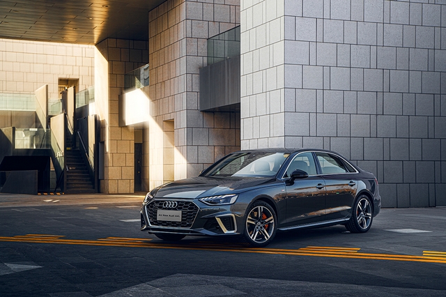 4. 沿袭奥迪品牌高性能跑车的运动设计基因，全新奥迪A4L以“更强颜值”带给用户豪华动感的视觉冲击力.jpg