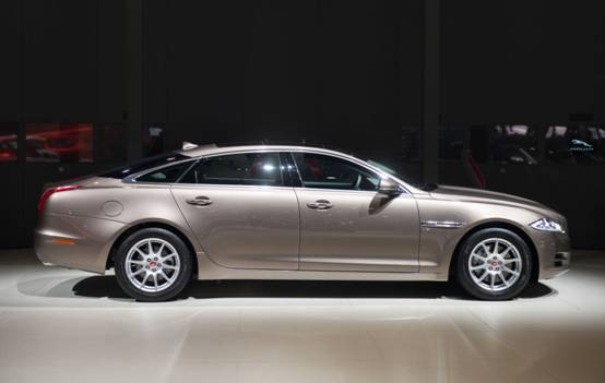 捷豹XJL 80周年典藏版.jpg