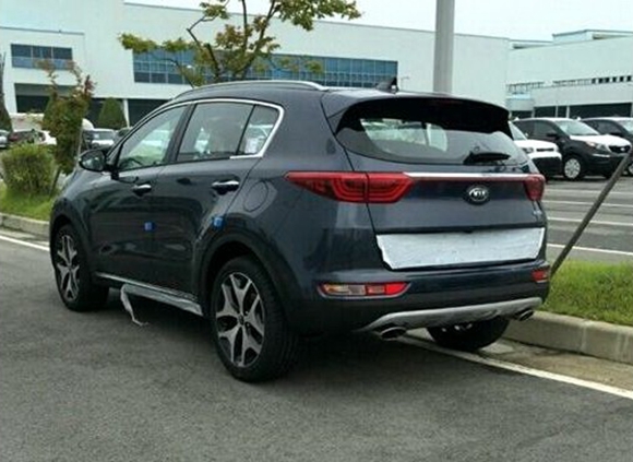 今年底推出 起亚新智跑无伪外观内饰曝光