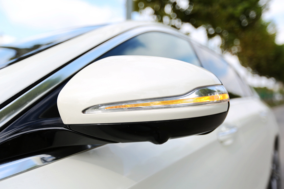 奢华&科技巅峰翘楚 试驾全新奔驰E300L运动版