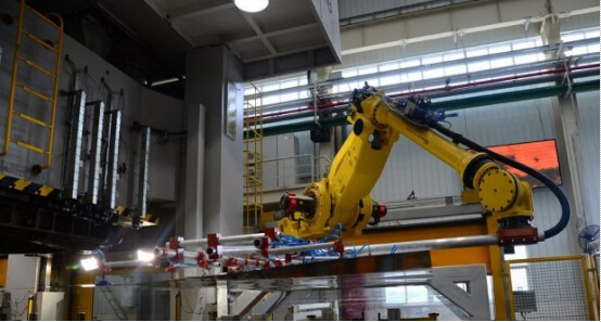 7轴机器人冲压 锻造东风风行钢炮车身