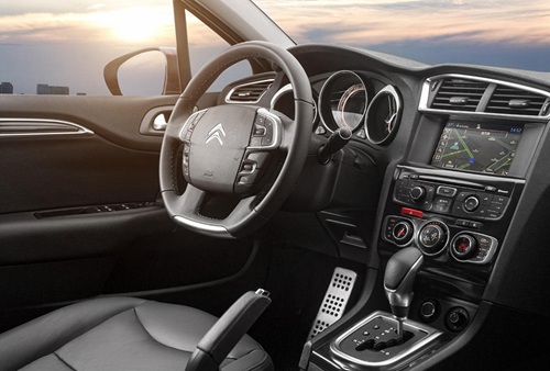 东风雪铁龙c4l内饰