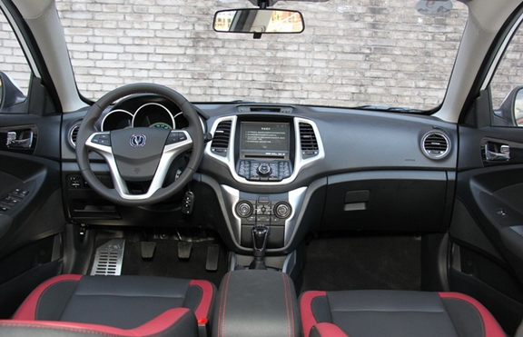 年度最佳两厢车——国产长安致尚xt