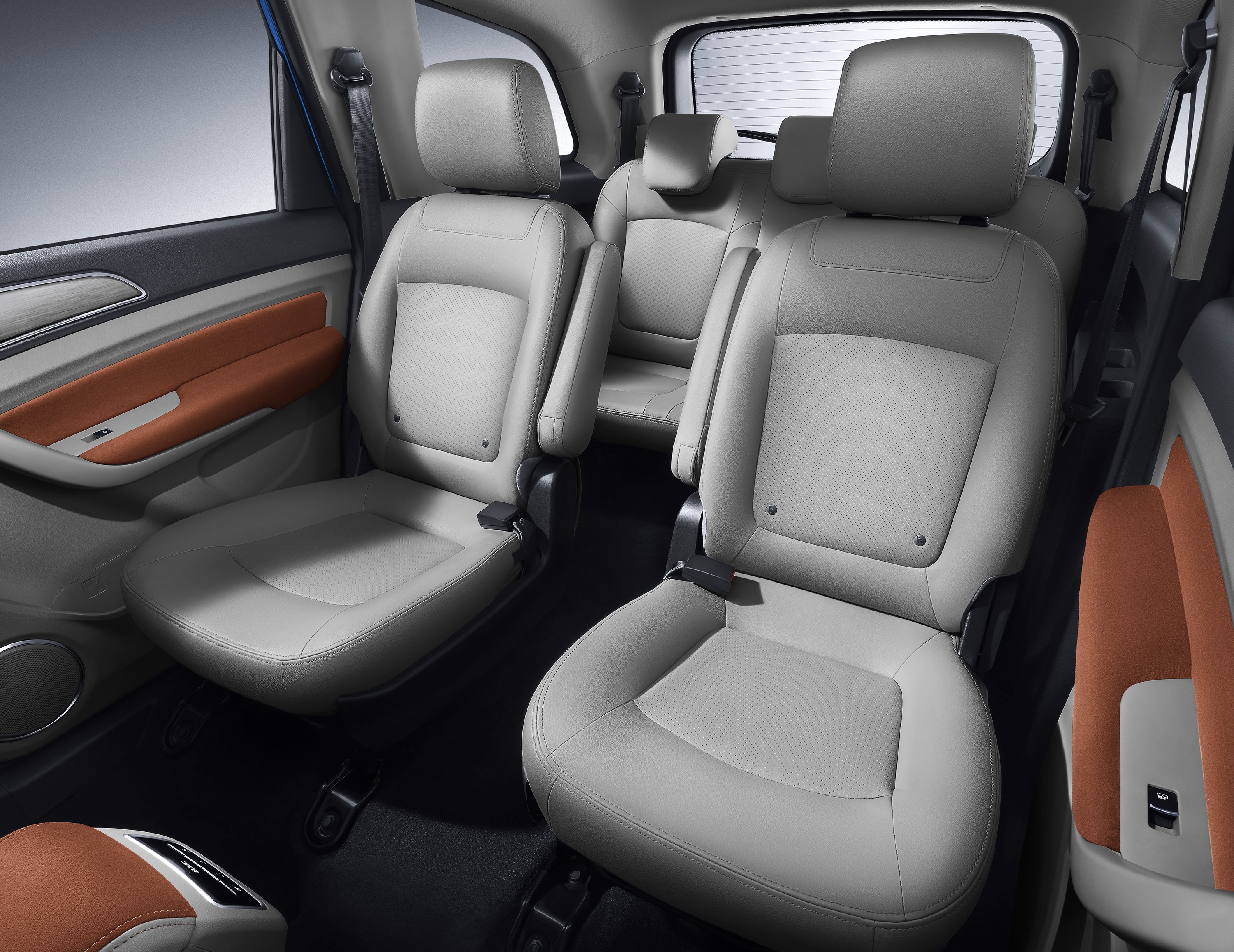 北汽幻速h3f北京车展亮相 预售5.98—6.9万元