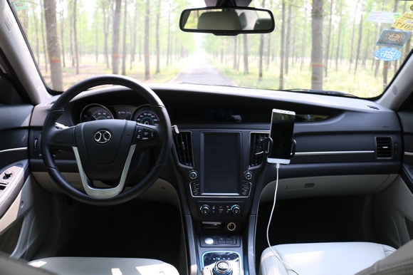 家庭绿色出行首选 试驾北汽新能源eu260