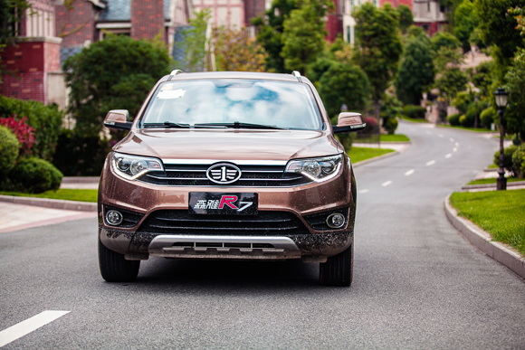 美颜外表 智慧内在 试驾一汽森雅r7