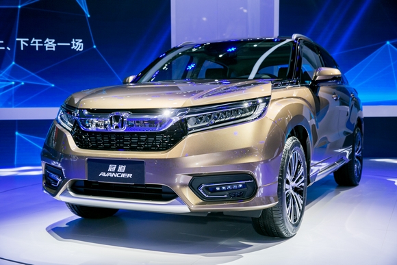 98万—32.98万,本次车展作为广汽honda品牌旗舰车型姿态闪耀登场