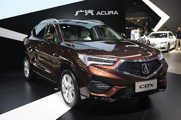 在广汽acura产品阵营中,首款国产豪华suv cdx尤为瞩目,时尚吸睛